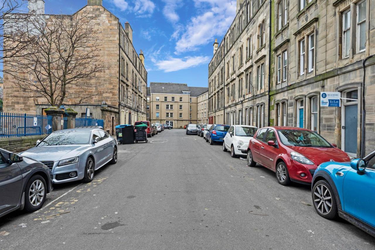 Wonderful & Comfy 2 Bedroom - Close To Centre - Free Parking Apartment *