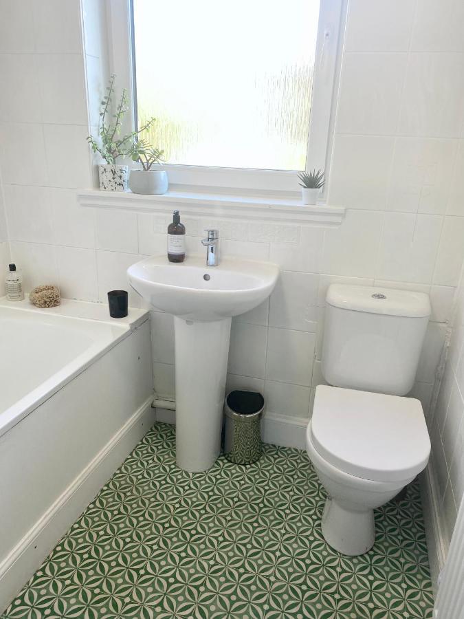 Holiday home Sunny, Stylish 2-bed In Morningside *