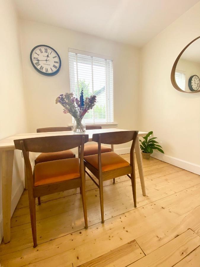 Holiday home Sunny, Stylish 2-bed In Morningside *