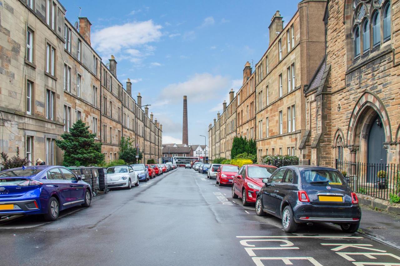 Stylish & Modern 2 Bedroom Ground Floor Close To Centre In Stunning Converted Church - Near Haymarket Train Station - Sleeps Up To 5 Guests