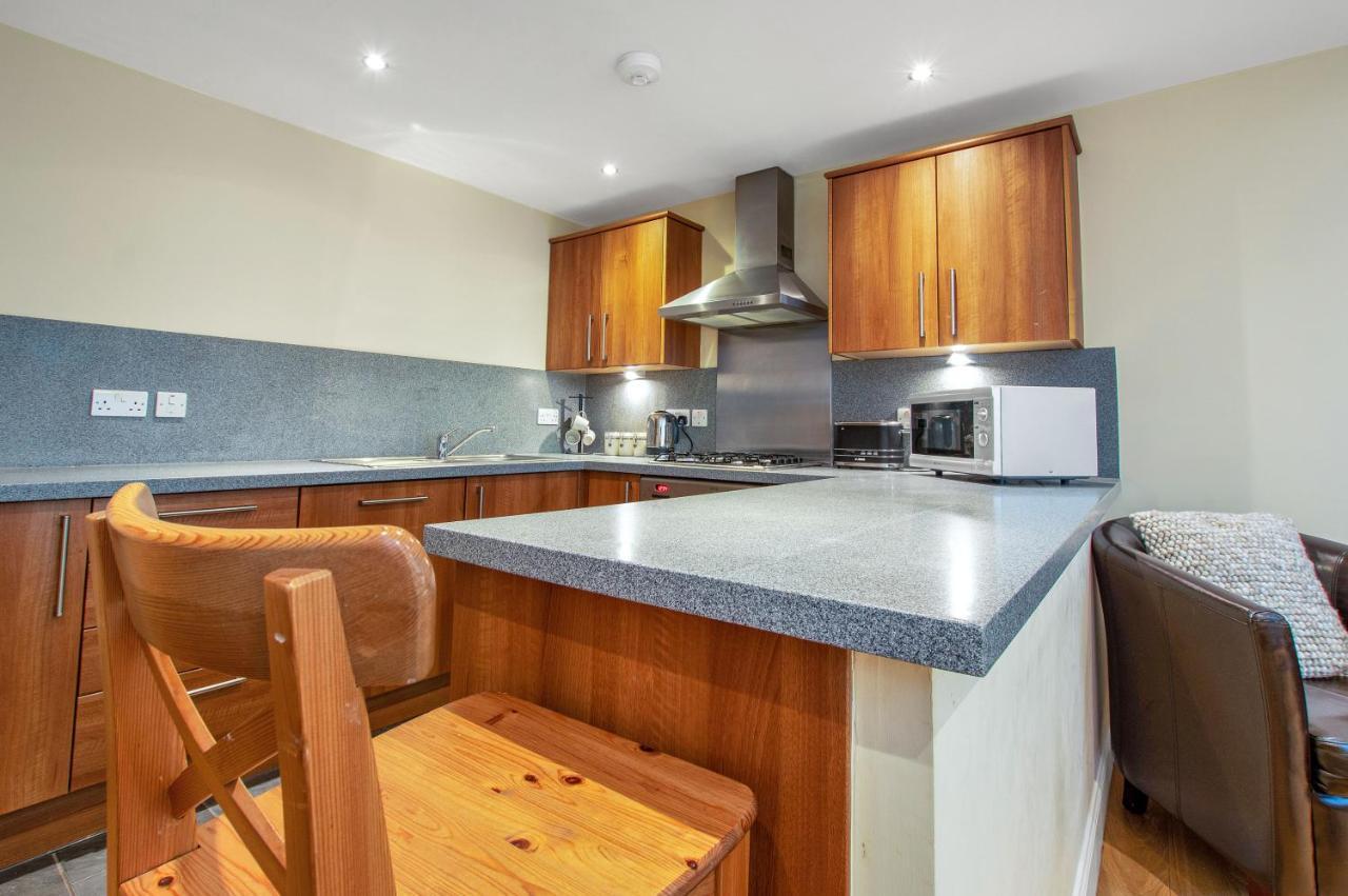Apartment Stylish & Modern 2 Bedroom Ground Floor Close To Centre In Stunning Converted Church - Near Haymarket Train Station - Sleeps Up To 5 Guests EDI