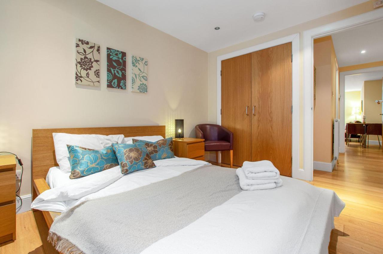 Stylish & Modern 2 Bedroom Ground Floor Close To Centre In Stunning Converted Church - Near Haymarket Train Station - Sleeps Up To 5 Guests