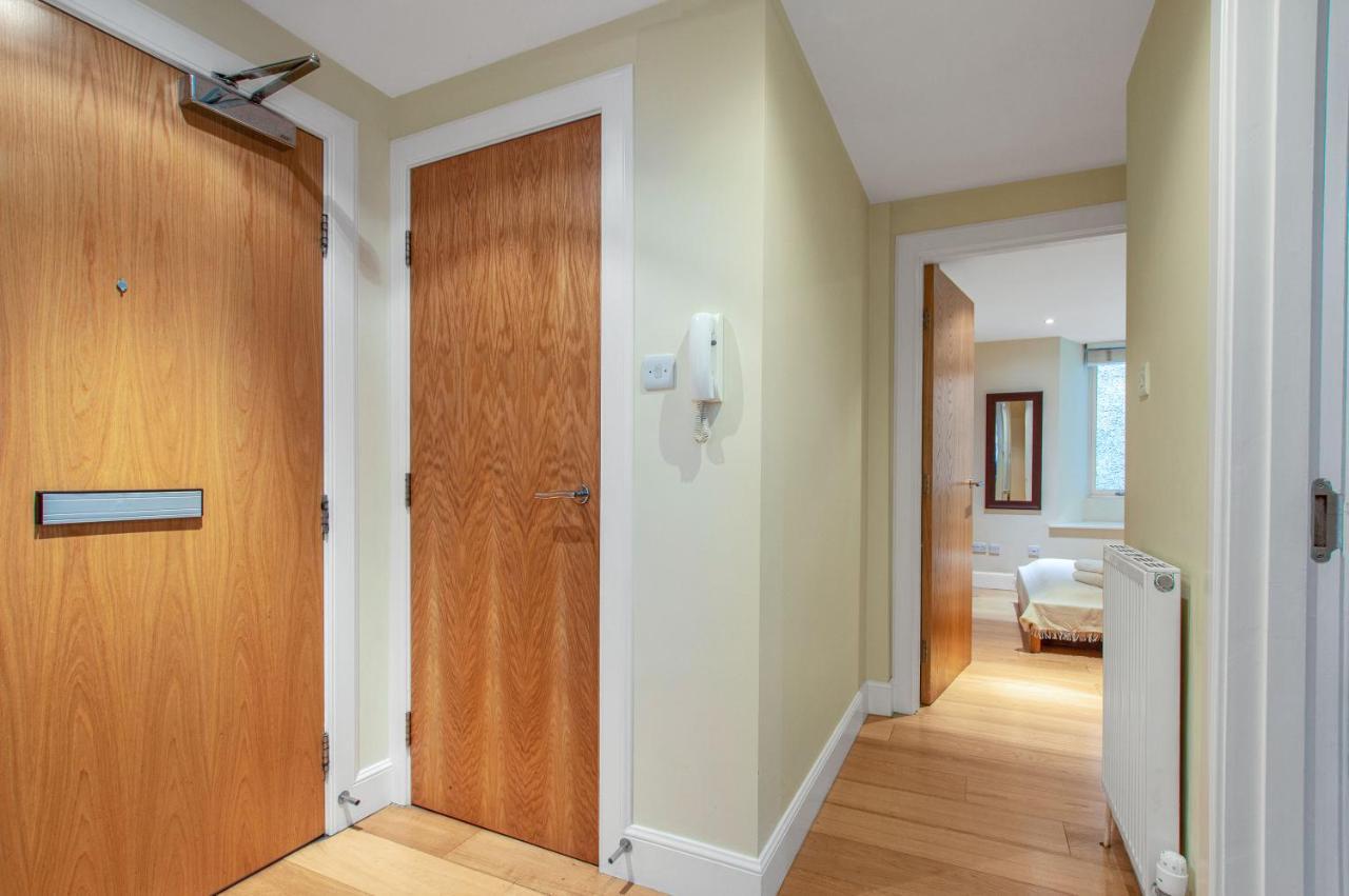 Stylish & Modern 2 Bedroom Ground Floor Close To Centre In Stunning Converted Church - Near Haymarket Train Station - Sleeps Up To 5 Guests * Edinburgh