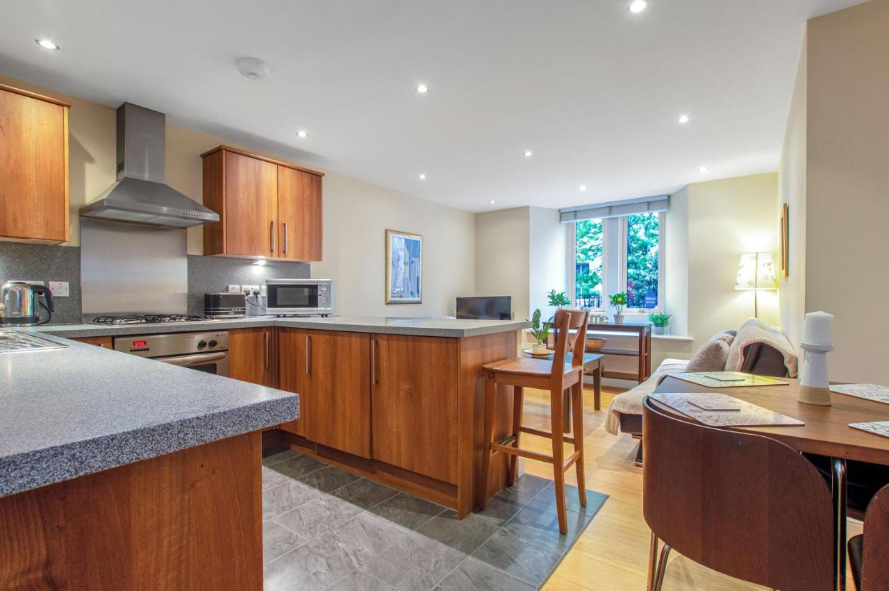 Apartment Stylish & Modern 2 Bedroom Ground Floor Close To Centre In Stunning Converted Church - Near Haymarket Train Station - Sleeps Up To 5 Guests EDI