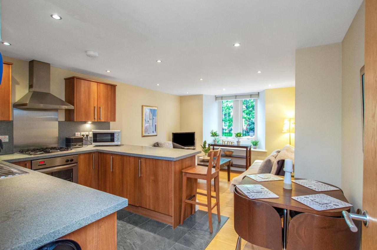 Apartment Stylish & Modern 2 Bedroom Ground Floor Close To Centre In Stunning Converted Church - Near Haymarket Train Station - Sleeps Up To 5 Guests EDI