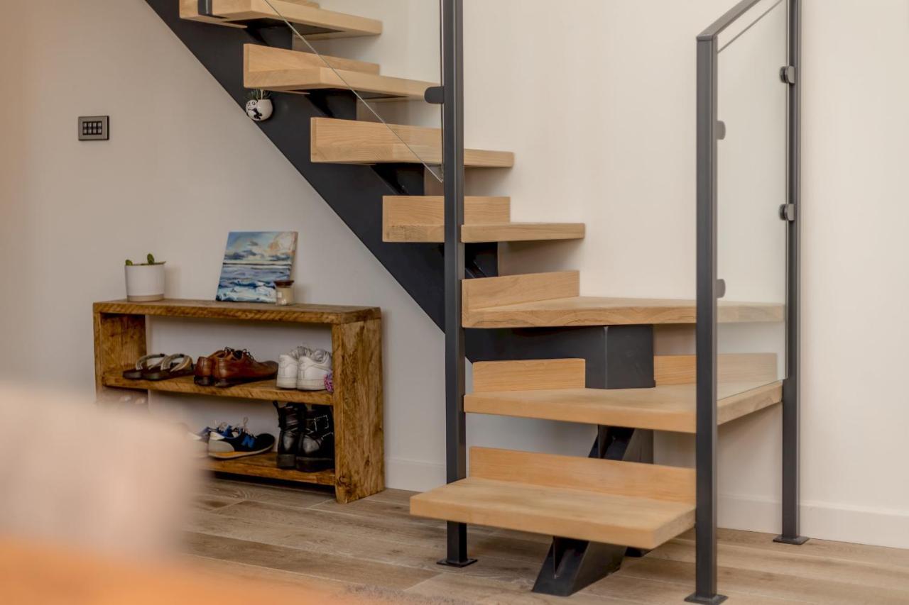 Pass The Keys Stunning 3 Bed Loft Style With Free Parking Apartment