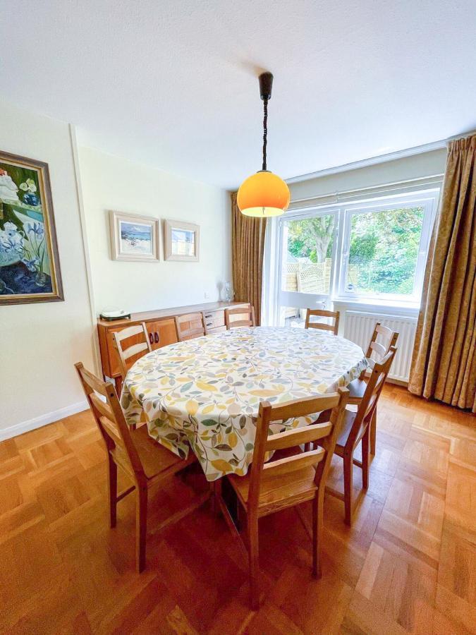 Suburban Bliss In Desirable Trinity, Free Parking *
