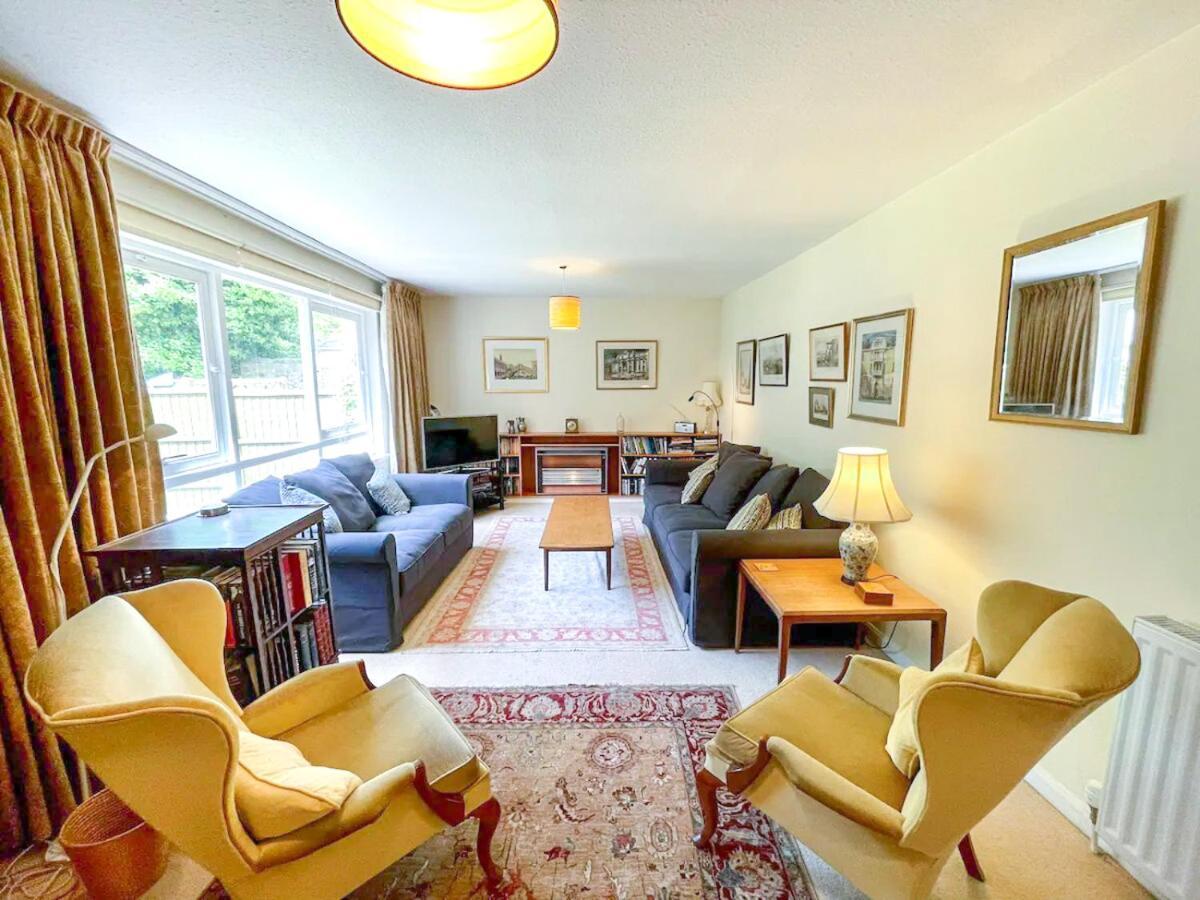 Holiday home Suburban Bliss In Desirable Trinity, Free Parking