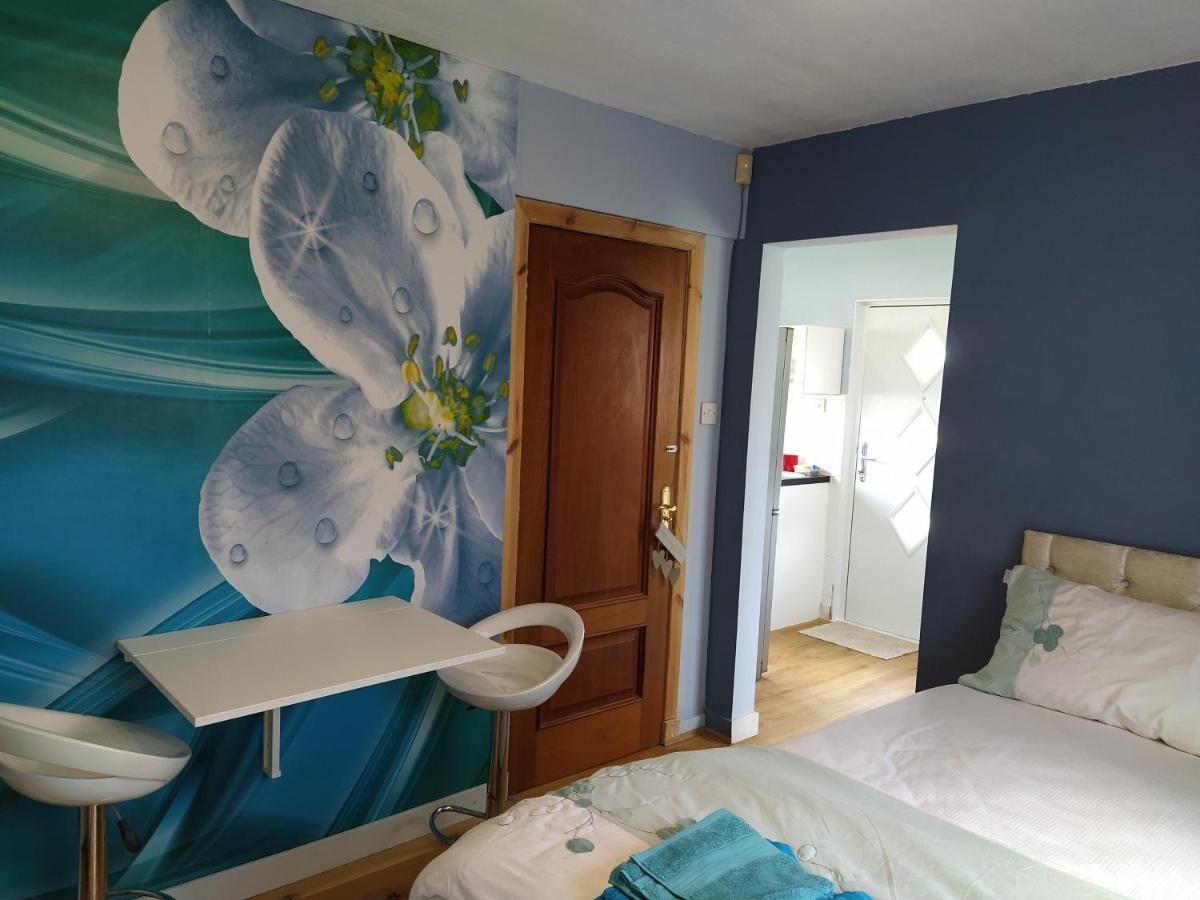 Apartment Self Catering Studio Flat Edinburgh