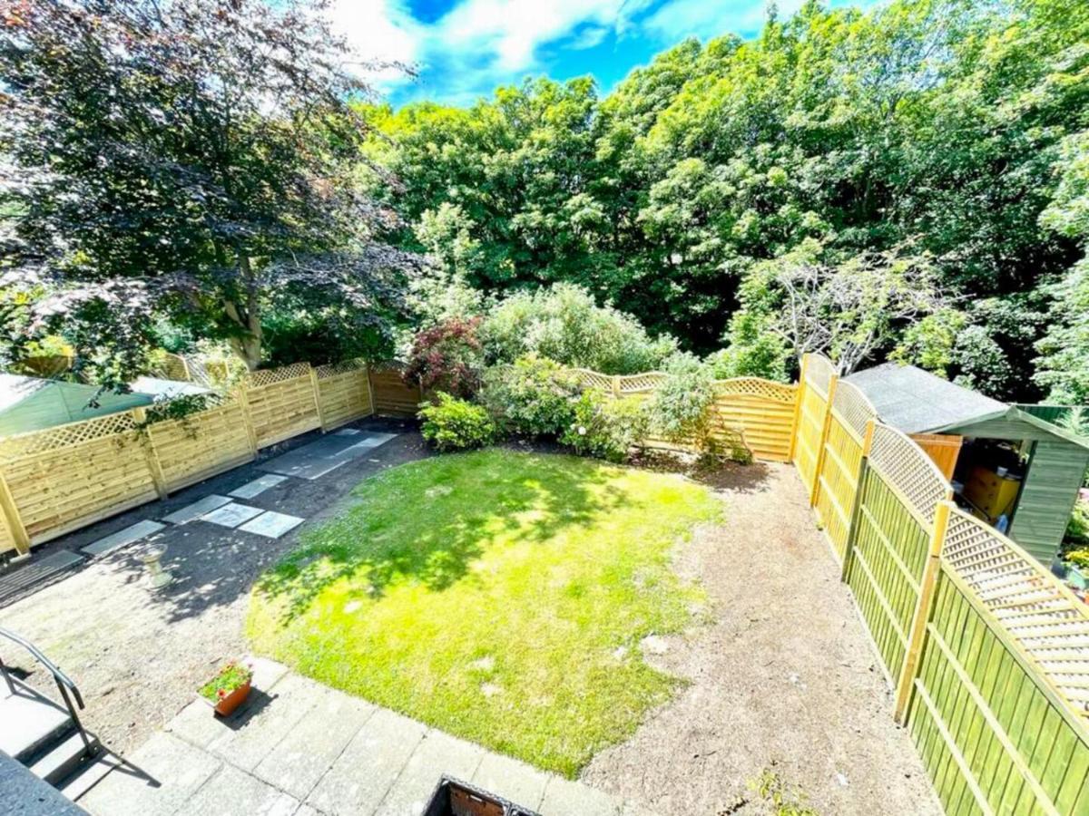 Suburban Bliss In Desirable Trinity, Free Parking Holiday home Edinburgh