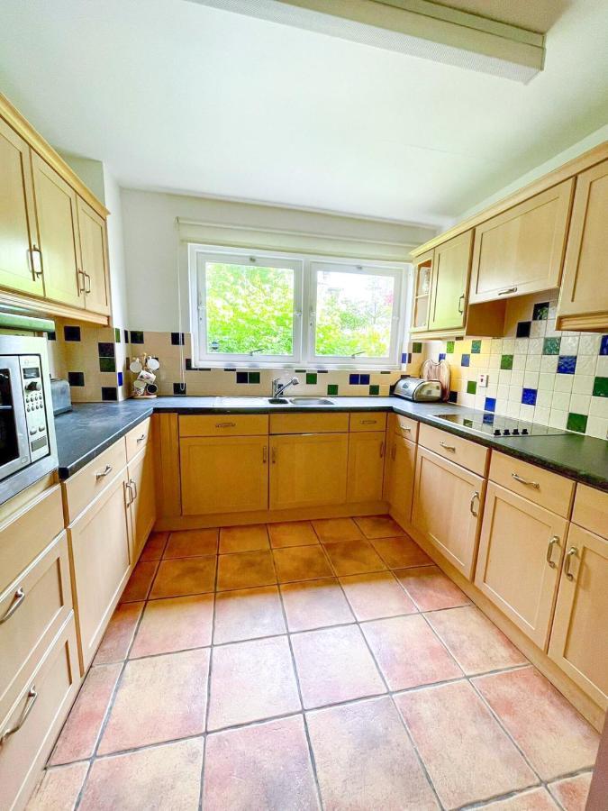 Suburban Bliss In Desirable Trinity, Free Parking Holiday home