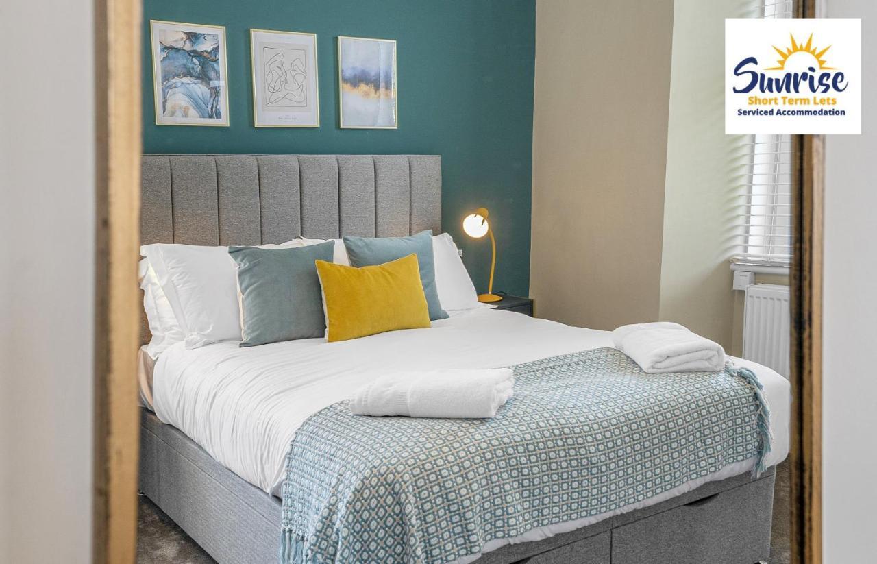 Leith Walk, Is 3 Rooms, King Beds With Tvs, Central Location, Albert Place, Wifi, Sleeps 6, Great For Contractors, Business, Relocation, Groups, Long Stays Welcome, Weekly Or Monthly, Just Ask Sunriseshortlets Apartment