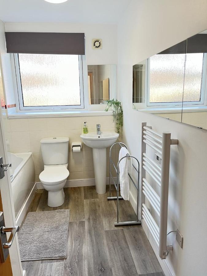 Bright 2 Bedroom -