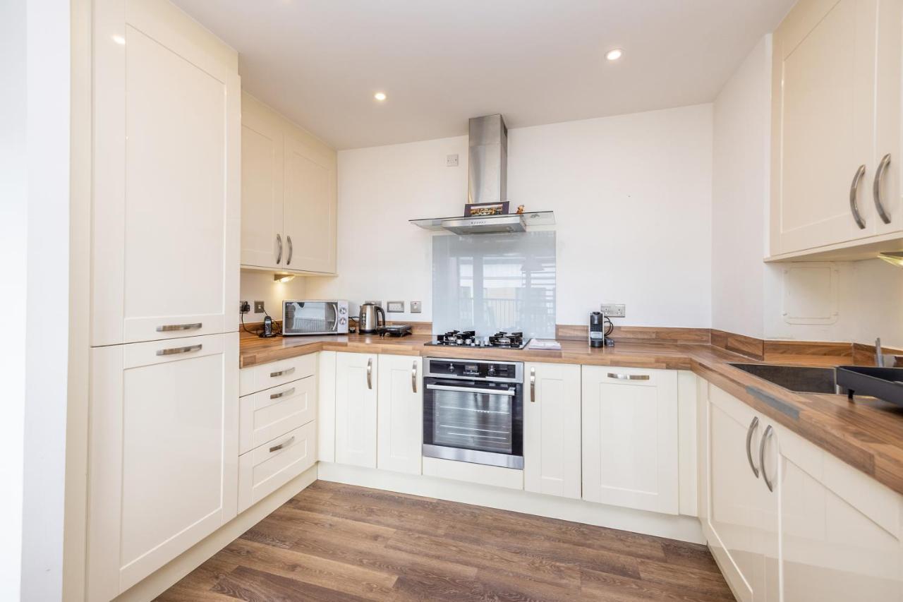 Joivy Modern 2 Bed Flat Near Inverleith Park, With Terrace And Free Parking *