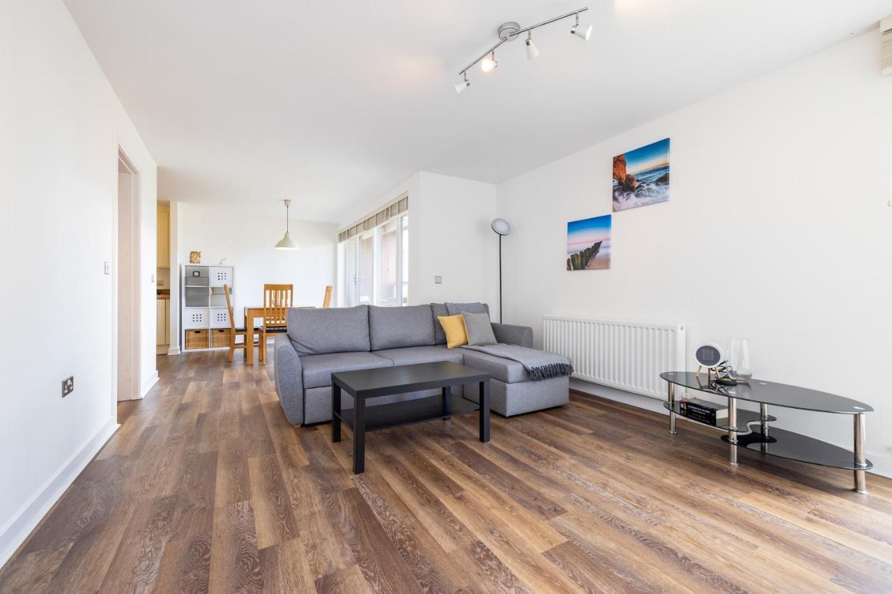 Joivy Modern 2 Bed Flat Near Inverleith Park, With Terrace And Free Parking *