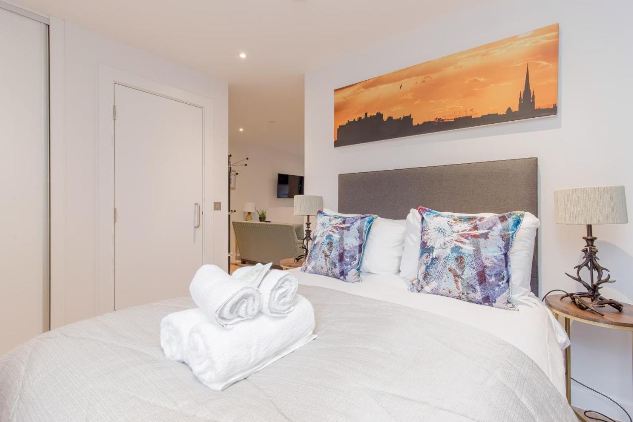 Sophisticated Studio For 2 W/ Edin Castle Views * Edinburgh