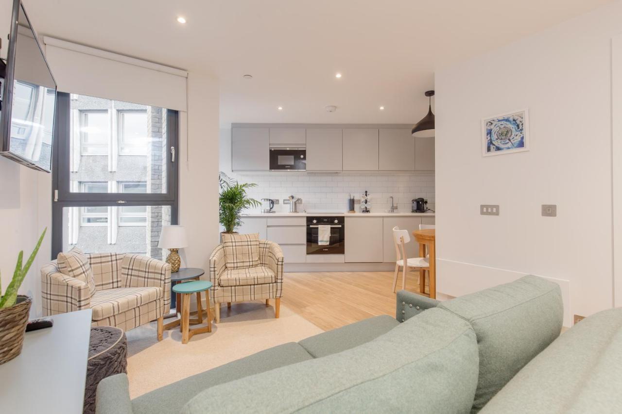 Sophisticated Studio For 2 W/ Edin Castle Views Edinburgh