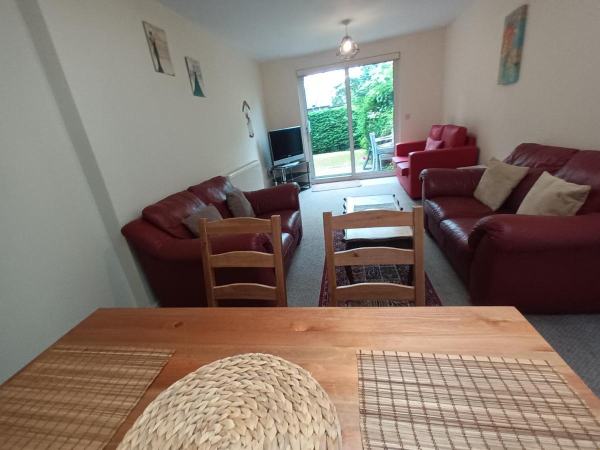 Modern With Free Parking And Private Garden EDI