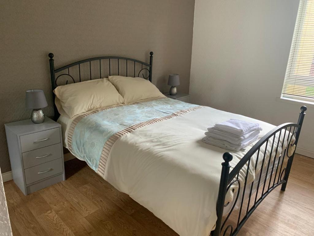 2 Bedroom Apartment *