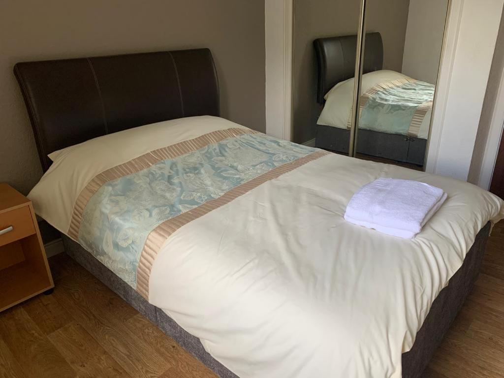 2 Bedroom Apartment *