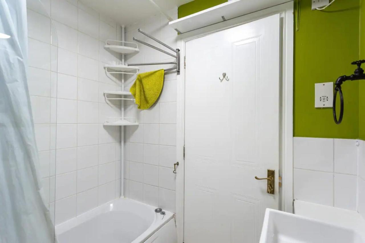 Apartment Stylish 2 Bedroom Near The Centre