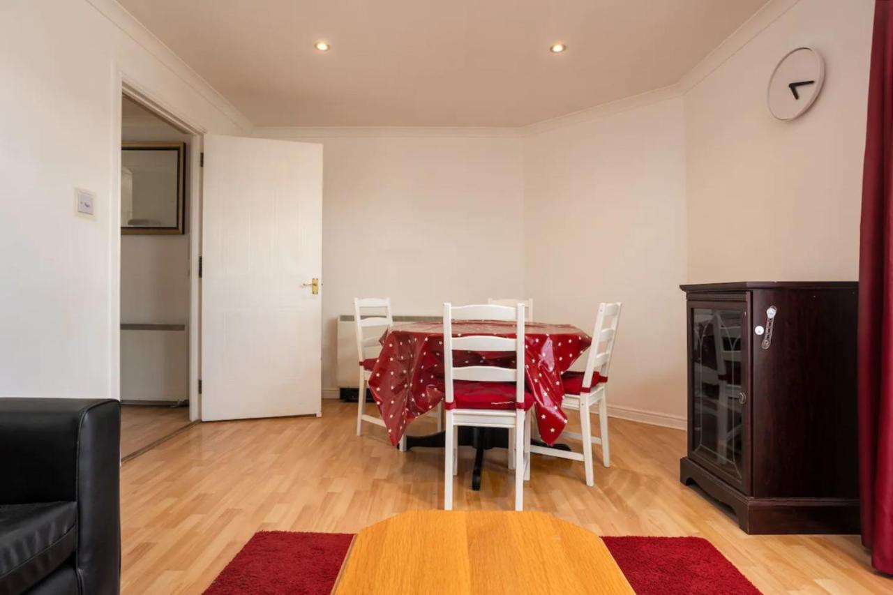 Stylish 2 Bedroom Near The Centre *