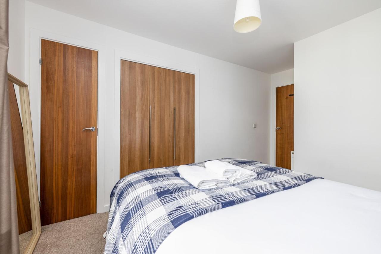Joivy Modern 2 Bed Flat Near Inverleith Park, With Terrace And Free Parking * Edinburgh