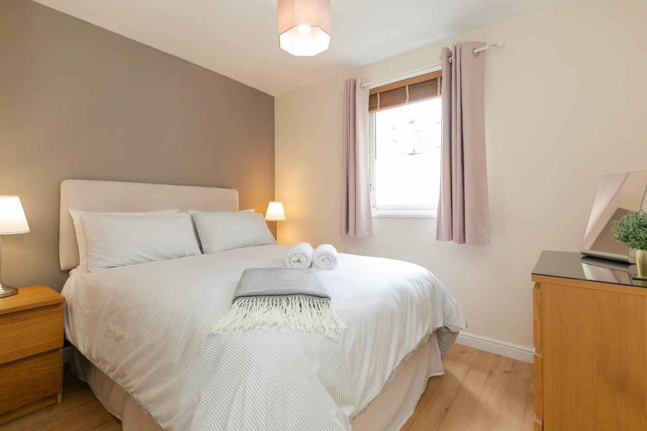 Dicksonfield Quiet Central Family Apartment With Parking Apartment Edinburgh