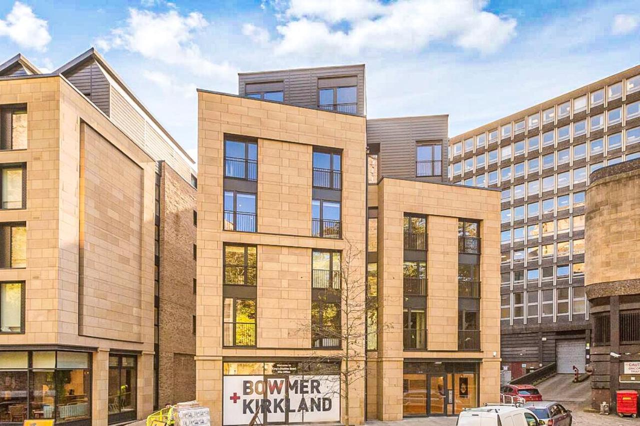 Sophisticated Studio For 2 W/ Edin Castle Views Apartment *