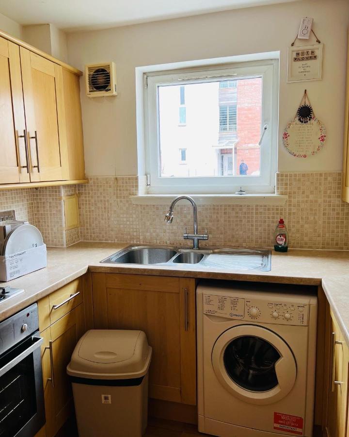 Modern 2bed 2bath Ground Floor Apartment EDI