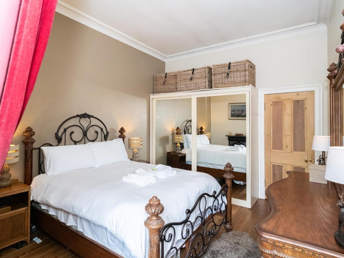 Pass The Keys Quiet 2beds Flat With High Ceilings And Great Views Apartment