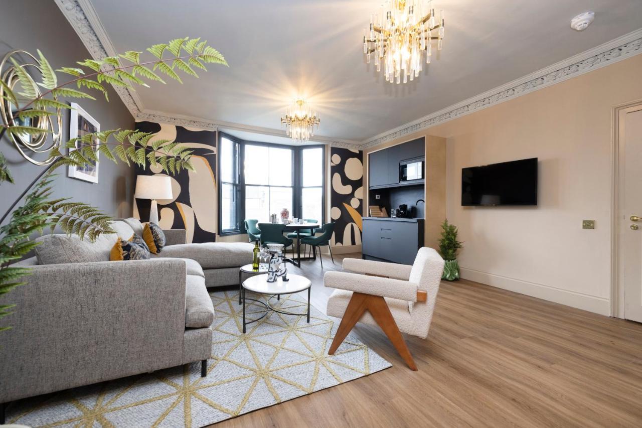 30 Castle Street Deluxe