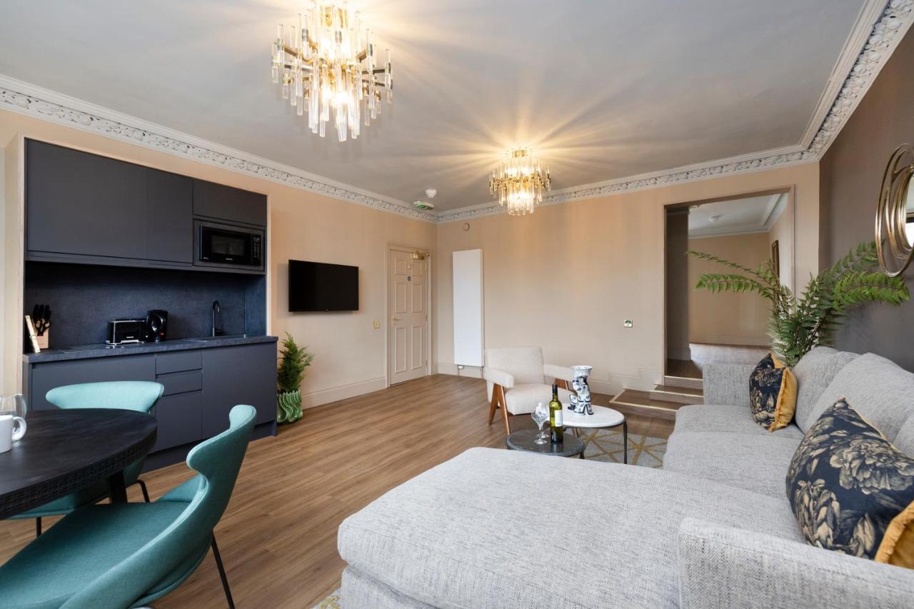 30 Castle Street Deluxe Aparthotel