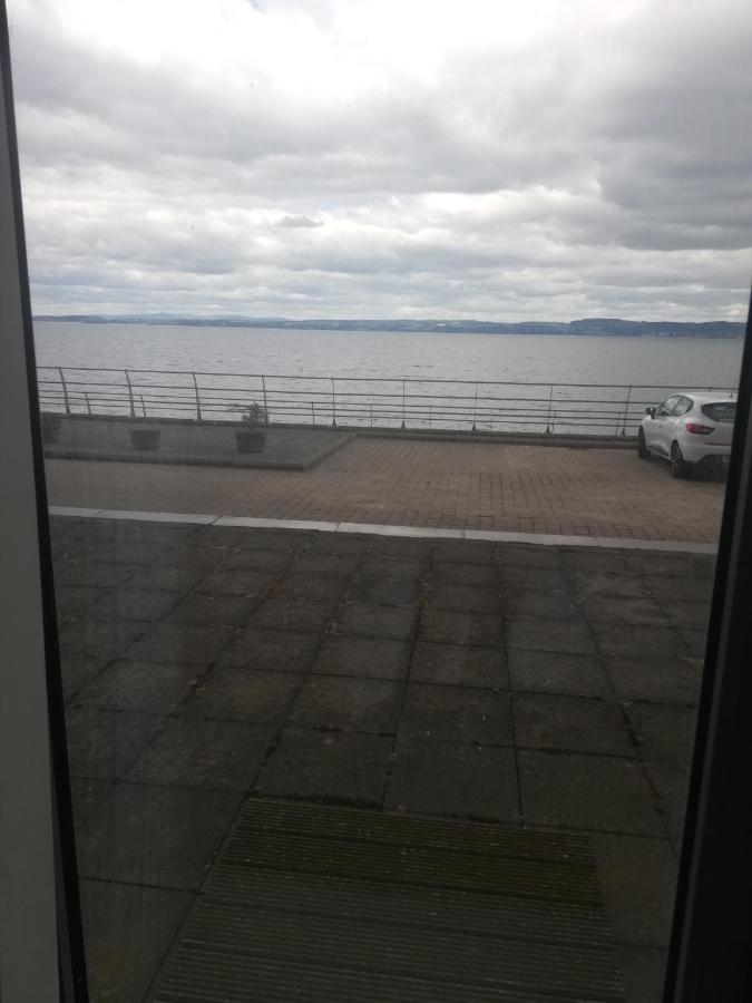 Apartment Stunning Waterfront Western Harbour *