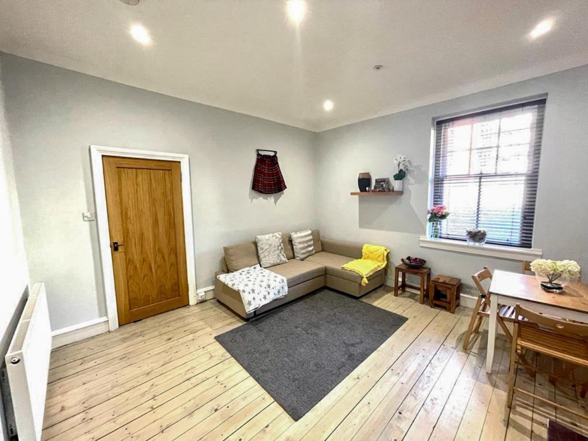Stunning 2 Bed Nr The Royal Mile & The Castle Apartment