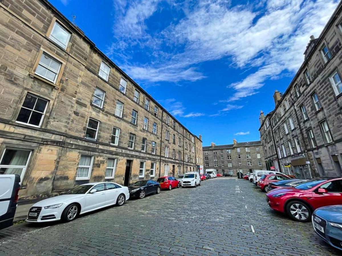 Desirable 2 Bed Near Castle