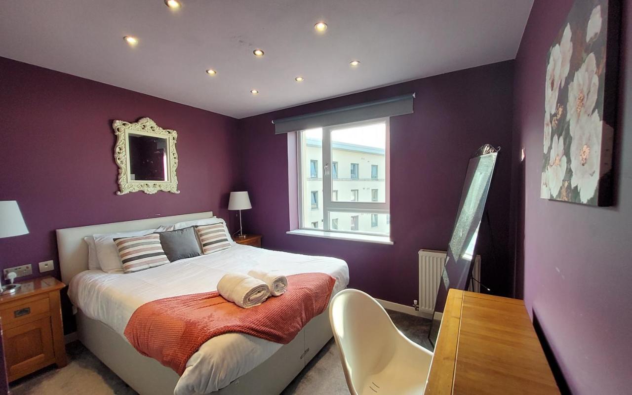 4 Separate Beds, Sleeps 6, Beautiful 2 Bed Apartment EDI