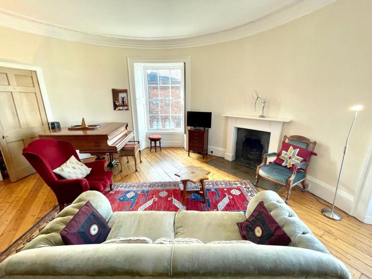 Apartment Incredible St Andrew's Sq - 2 Bed In The Sky *