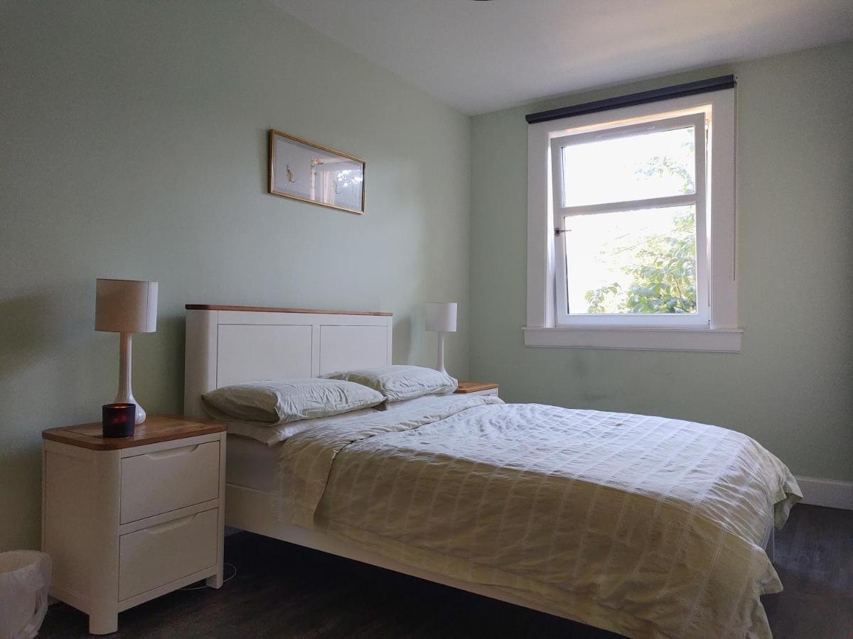 The Amazing Iona Street - 2 Bedroom Free Parking Apartment *