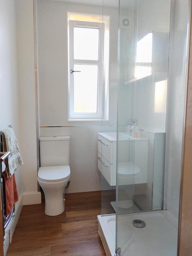 The Amazing Iona Street - 2 Bedroom Free Parking