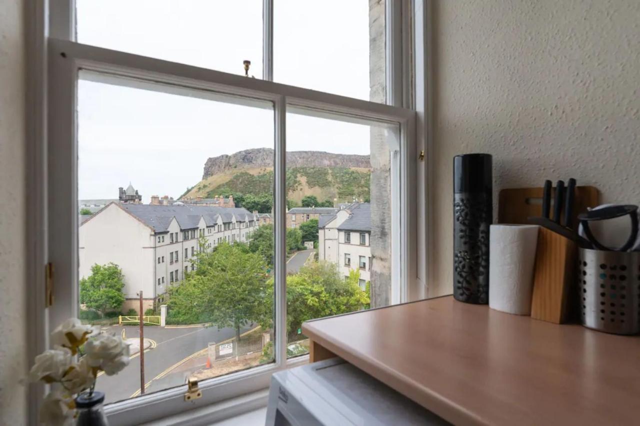Cosy 2 Bedroom In Old Town Apartment
