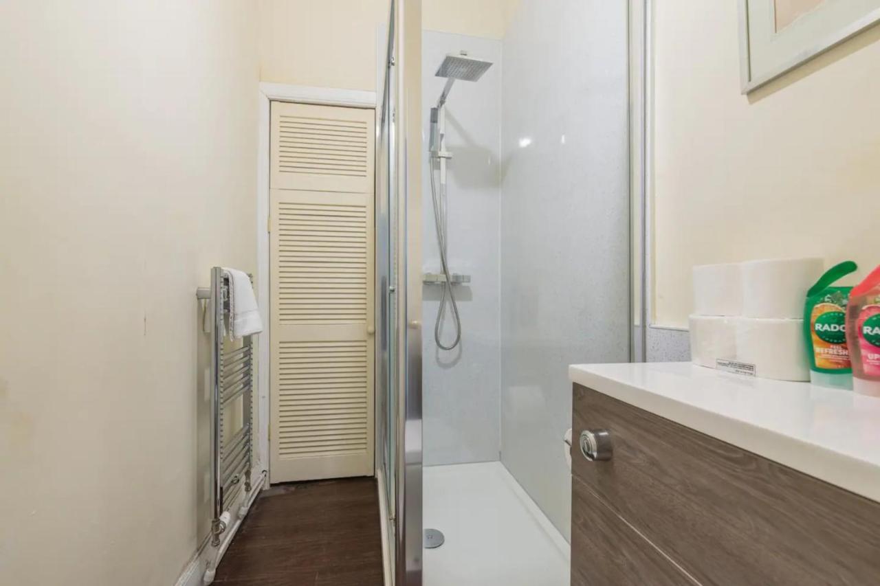 Cosy 2 Bedroom In Old Town Apartment Edinburgh
