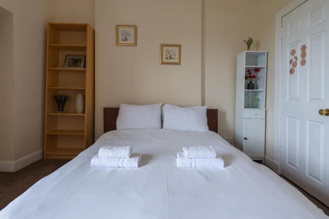 Cosy 2 Bedroom In Old Town Apartment