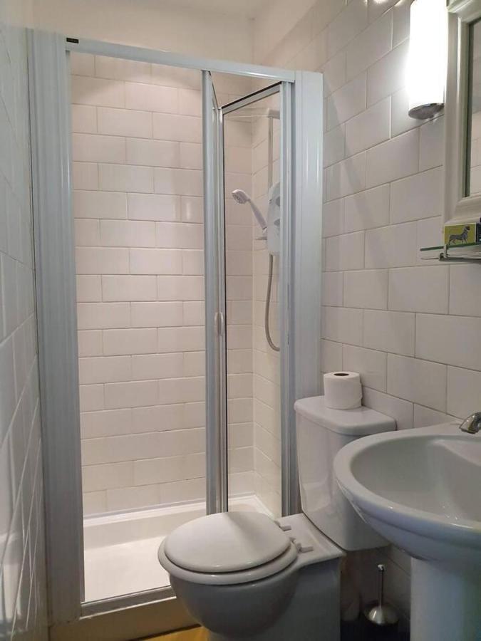 Lovely 2 Bedroom Flat In The Heart Of The