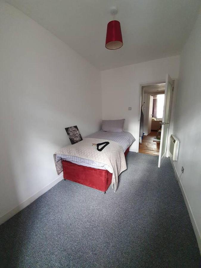 Lovely 2 Bedroom Flat In The Heart Of The