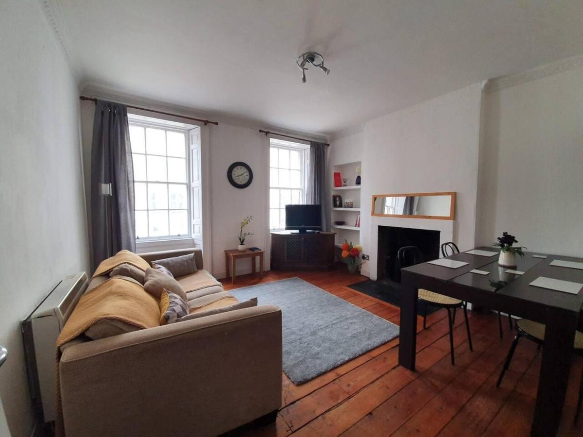 Lovely 2 Bedroom Flat In The Heart Of The Apartment Edinburgh