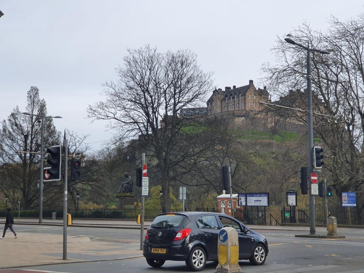 Lovely 2 Bedroom Flat In The Heart Of The Edinburgh