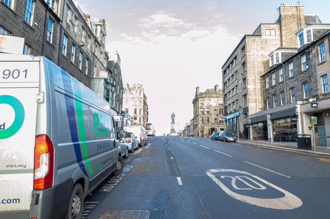 Edinburgh City Centre Aishia/Sakina Apartment Apartment