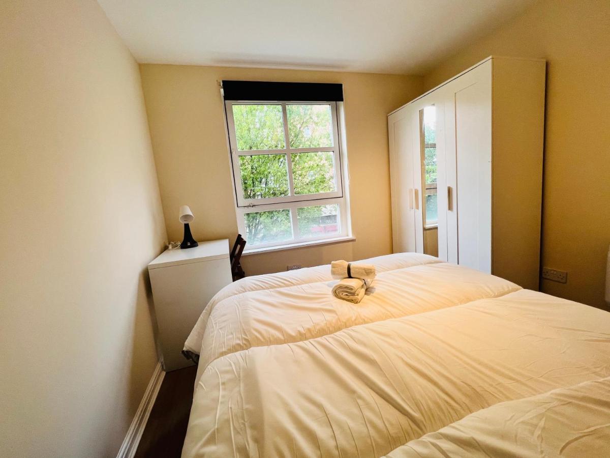 Peaceful 2 Bedroom Flat With Free Parking Apartment