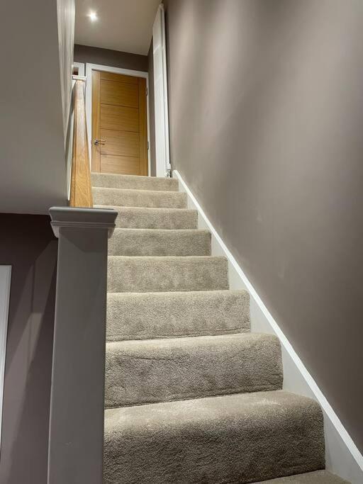 Lovely Three Bedroom Upper Ferienhaus EDI